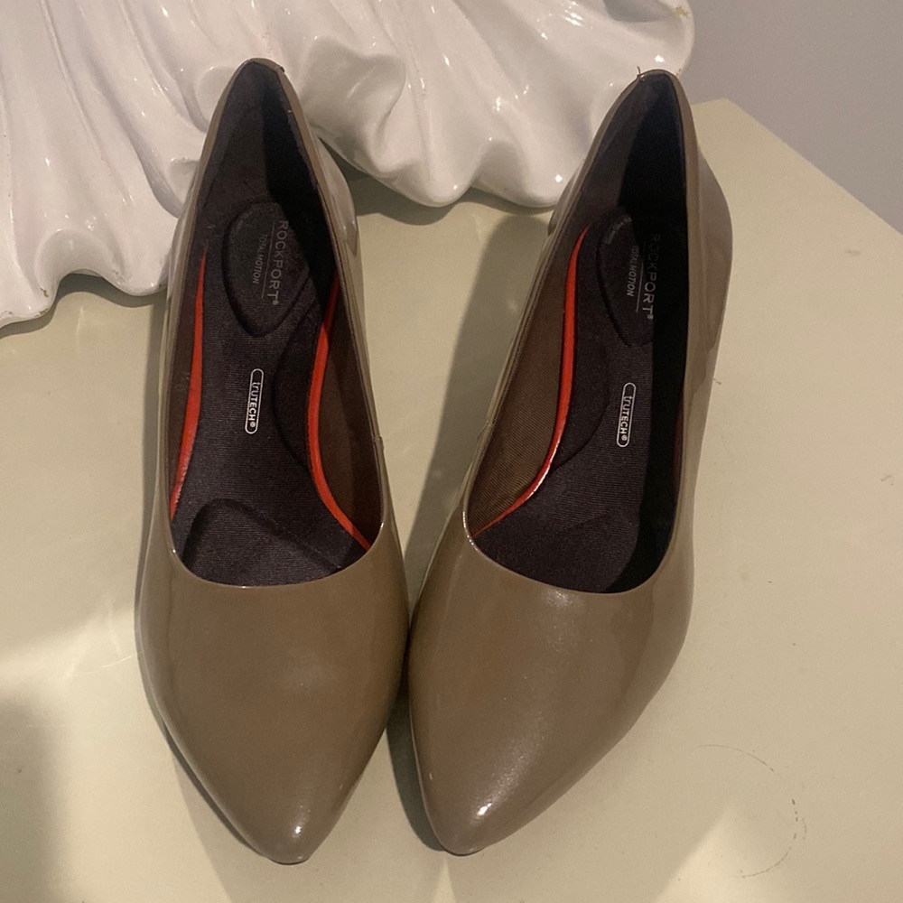 Women’s Heels. Size: 9.5
